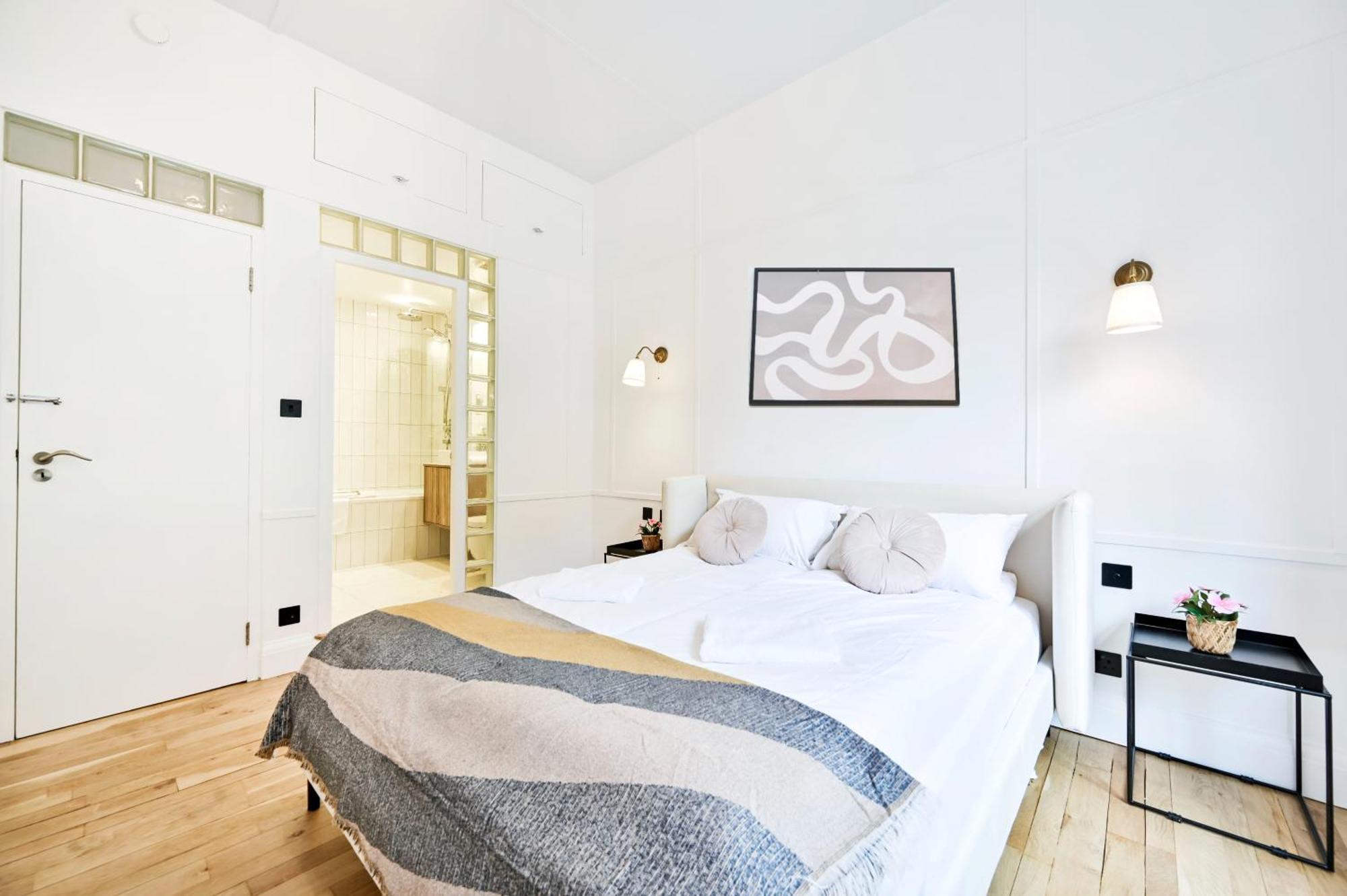 Amazing 3 Bed Apartment Great Portland Street Лондон Екстериор снимка