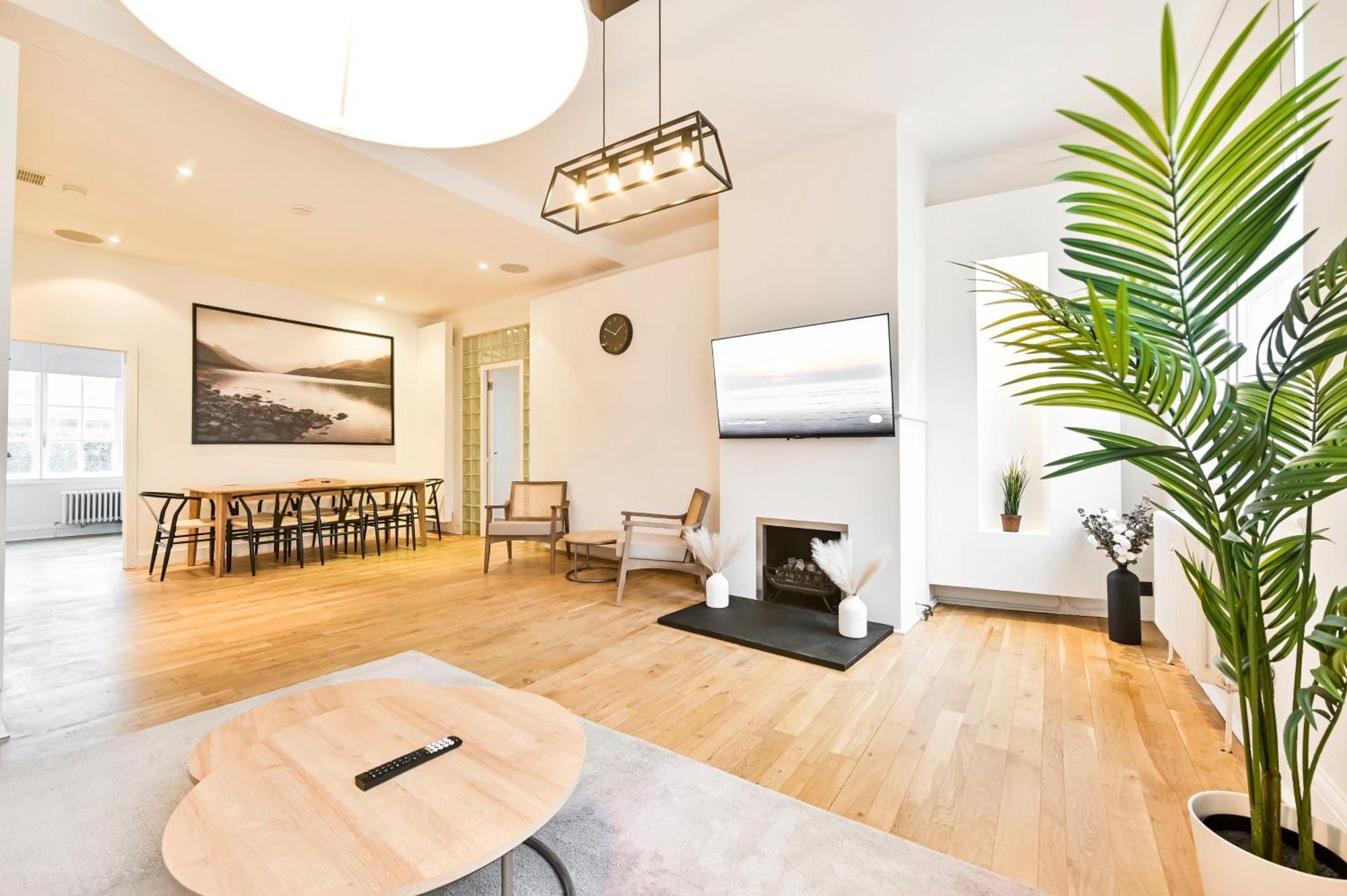 Amazing 3 Bed Apartment Great Portland Street Лондон Екстериор снимка